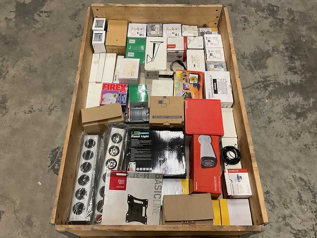 Partij installatiemateriaal - afbeelding 1 van  10