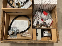Partij installatiemateriaal - afbeelding 5 van  12