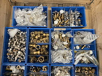 Partij installatiemateriaal - afbeelding 3 van  3