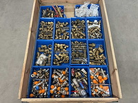 Partij installatiemateriaal - afbeelding 1 van  3