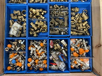 Partij installatiemateriaal - afbeelding 2 van  3