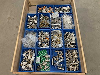 Partij installatiemateriaal - afbeelding 1 van  3