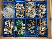 Partij installatiemateriaal - afbeelding 2 van  3