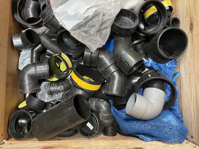 Partij installatiemateriaal - afbeelding 2 van  3