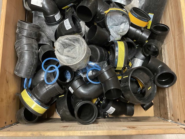 Partij installatiemateriaal - afbeelding 2 van  3