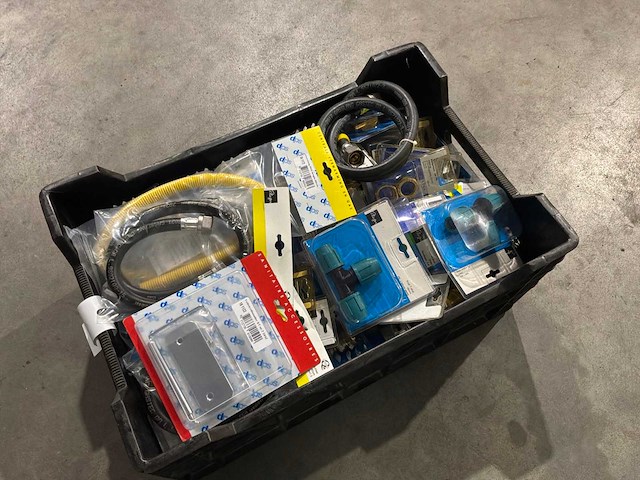 Partij installatiemateriaal - afbeelding 2 van  4