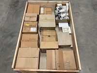 Partij installatiemateriaal - afbeelding 1 van  13