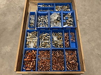 Partij installatiemateriaal - afbeelding 1 van  3