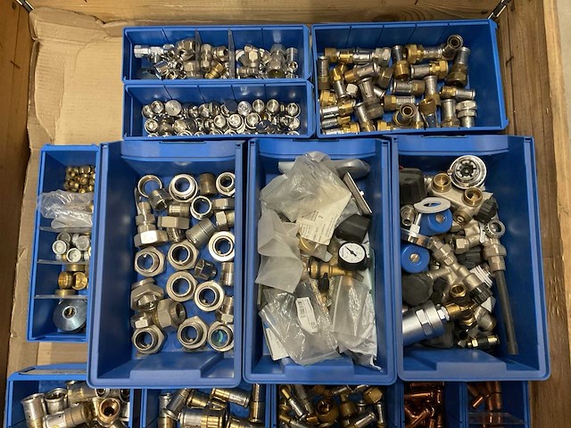 Partij installatiemateriaal - afbeelding 3 van  3