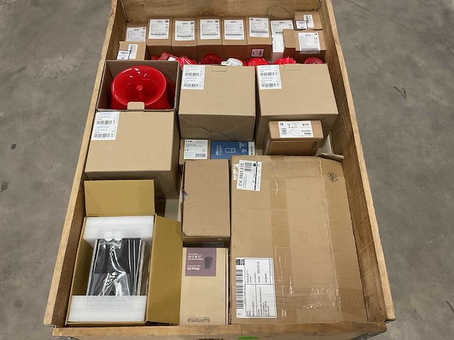 Partij installatiemateriaal - afbeelding 13 van  13