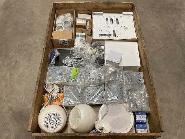 Partij installatiemateriaal - afbeelding 1 van  9