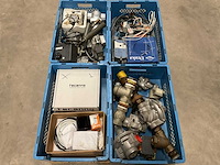 Partij installatiemateriaal - afbeelding 1 van  7