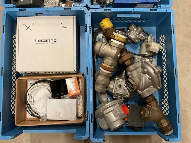 Partij installatiemateriaal - afbeelding 2 van  7