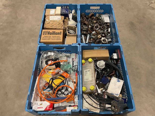 Partij installatiemateriaal - afbeelding 1 van  1