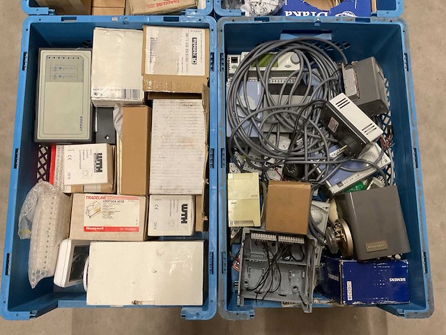 Partij installatiemateriaal - afbeelding 2 van  7