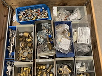 Partij installatiemateriaal - afbeelding 3 van  3