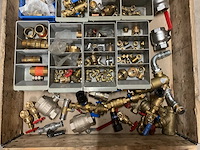 Partij installatiemateriaal - afbeelding 2 van  3