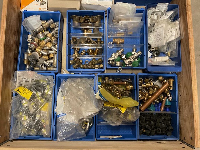 Partij installatiemateriaal - afbeelding 4 van  11