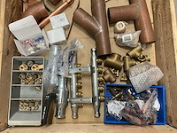 Partij installatiemateriaal - afbeelding 2 van  3