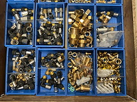 Partij installatiemateriaal - afbeelding 2 van  3