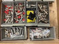Partij installatiemateriaal - afbeelding 2 van  3