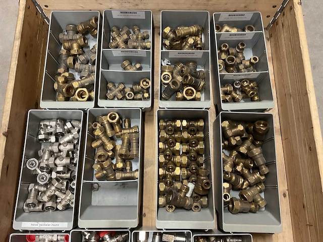 Partij installatiemateriaal - afbeelding 3 van  3