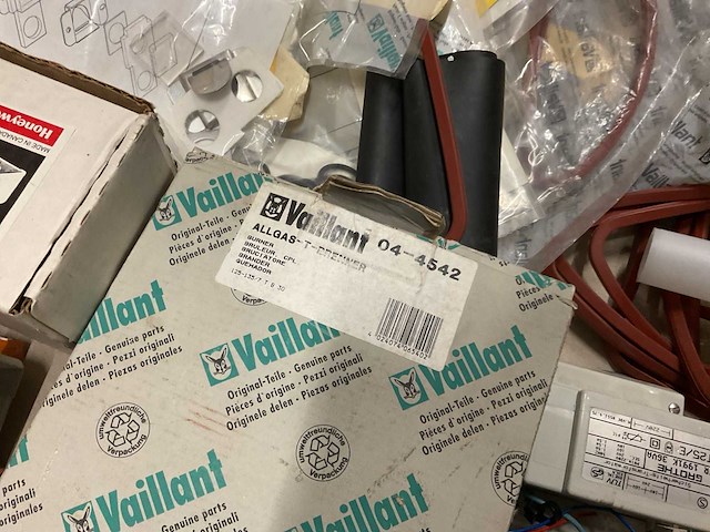 Partij installatiemateriaal - afbeelding 5 van  9