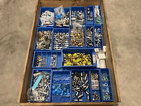 Partij installatiemateriaal - afbeelding 1 van  3