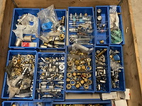 Partij installatiemateriaal - afbeelding 3 van  3