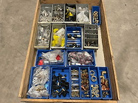 Partij installatiemateriaal - afbeelding 1 van  12