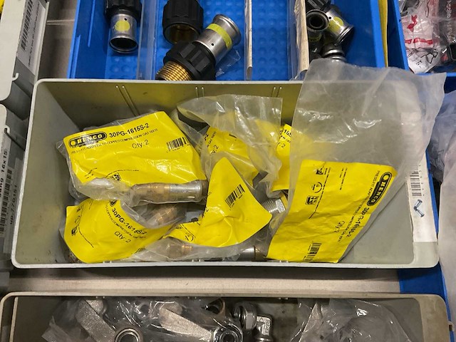 Partij installatiemateriaal - afbeelding 9 van  12
