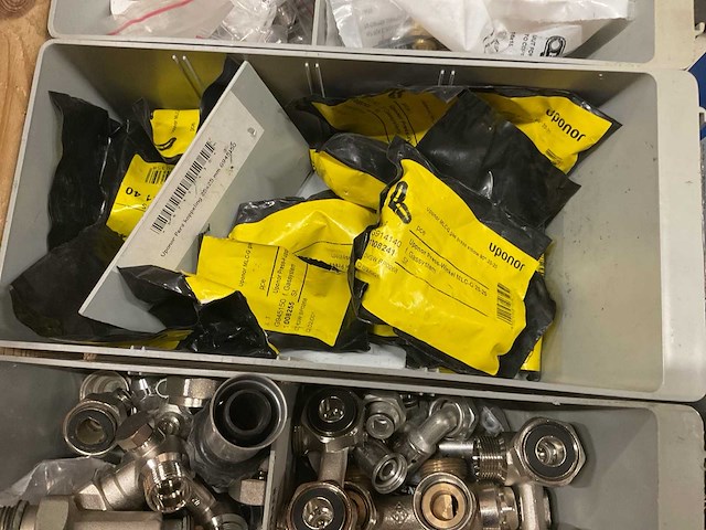 Partij installatiemateriaal - afbeelding 10 van  12