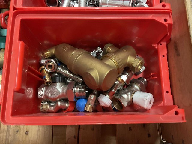 Partij installatiemateriaal - afbeelding 11 van  14