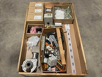 Partij installatiemateriaal - afbeelding 1 van  10