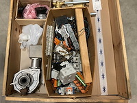 Partij installatiemateriaal - afbeelding 3 van  10