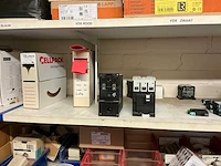Partij installatiemateriaal - afbeelding 3 van  62