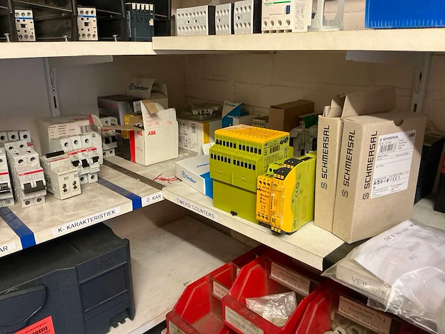 Partij installatiemateriaal - afbeelding 13 van  62