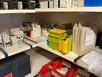 Partij installatiemateriaal - afbeelding 13 van  62