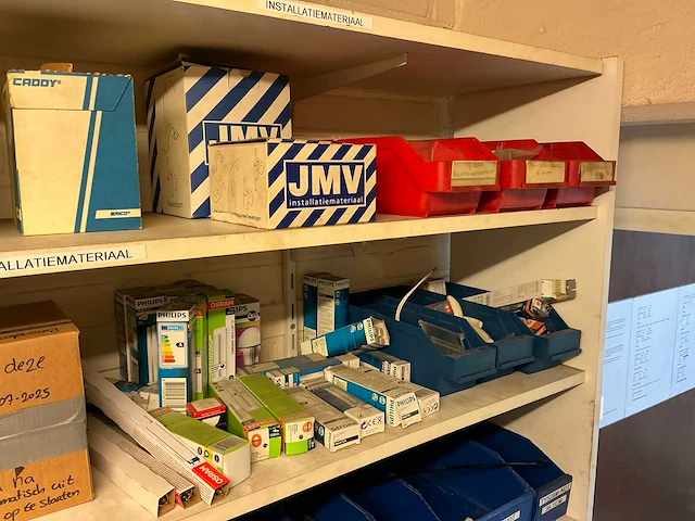Partij installatiemateriaal - afbeelding 18 van  62