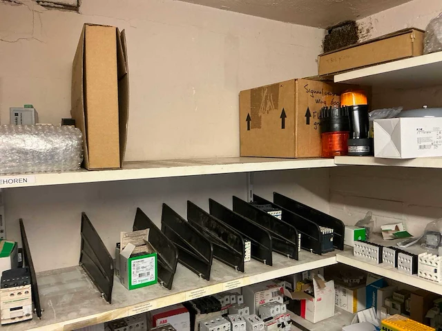 Partij installatiemateriaal - afbeelding 22 van  62