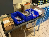 Partij installatiemateriaal - afbeelding 12 van  62