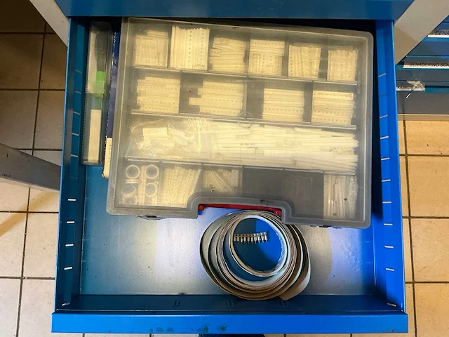 Partij installatiemateriaal - afbeelding 51 van  62