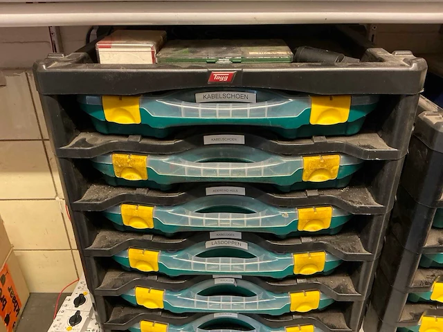 Partij installatiemateriaal - afbeelding 53 van  62