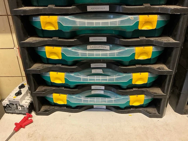Partij installatiemateriaal - afbeelding 54 van  62