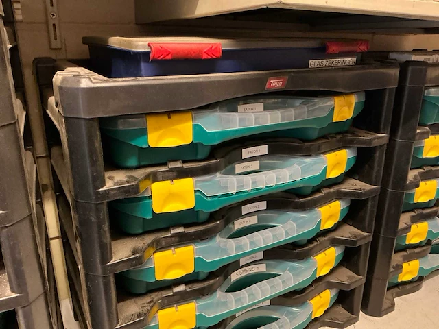 Partij installatiemateriaal - afbeelding 55 van  62