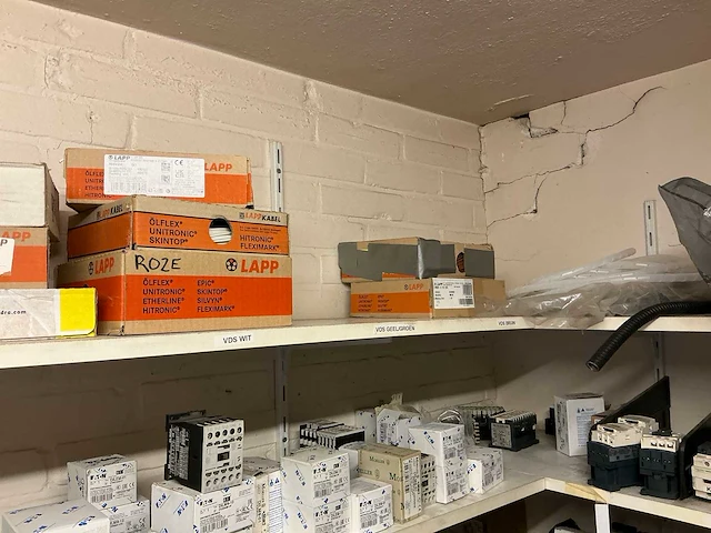 Partij installatiemateriaal - afbeelding 60 van  62