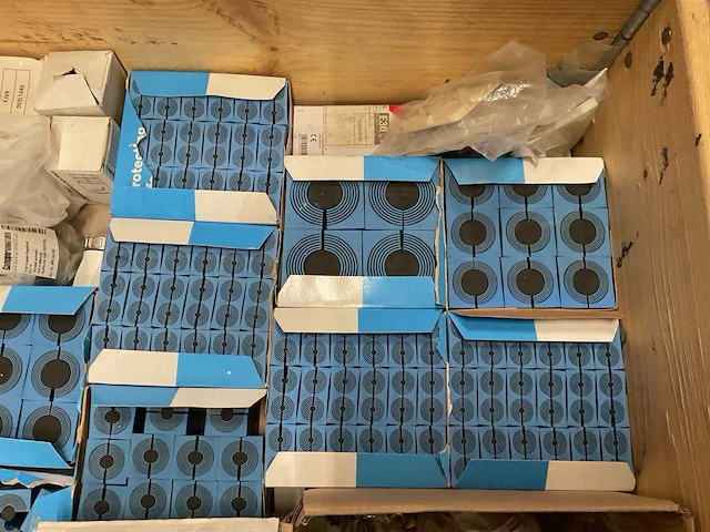 Partij installatiemateriaal - afbeelding 5 van  8