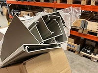 Partij installatiemateriaal - afbeelding 2 van  10