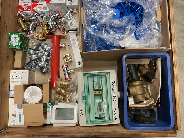 Partij installatiemateriaal - afbeelding 3 van  10