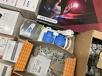 Partij installatiemateriaal - afbeelding 2 van  11